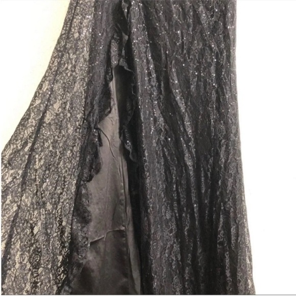 Alamour The Label Fiona One Shoulder Lace Formal Gown Black - Picture 4 of 8